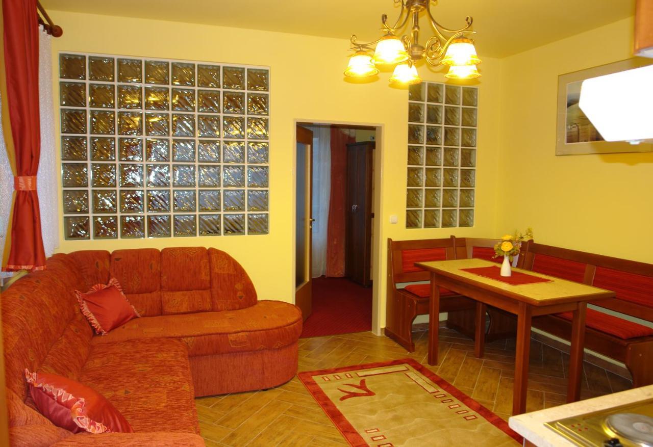 HoldLux Apartmanok Sárvár Dış mekan fotoğraf
