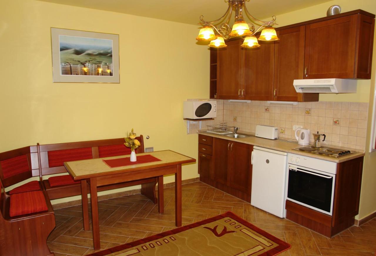 HoldLux Apartmanok Sárvár Dış mekan fotoğraf