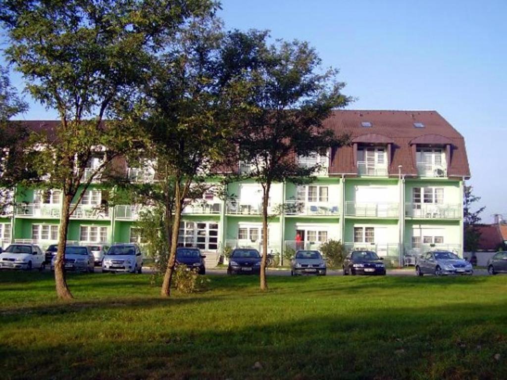 HoldLux Apartmanok Sárvár Dış mekan fotoğraf