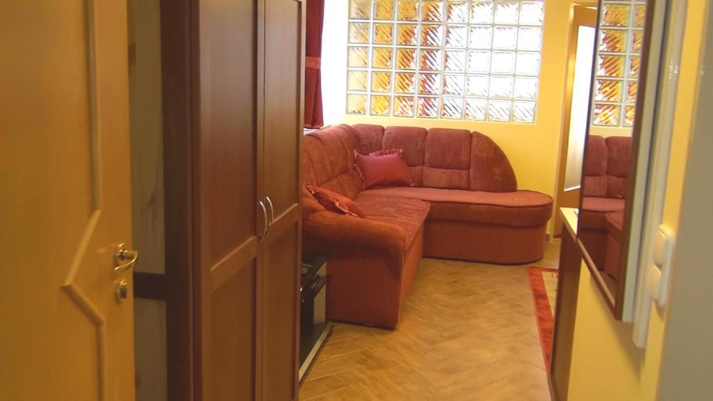 HoldLux Apartmanok Sárvár Oda fotoğraf