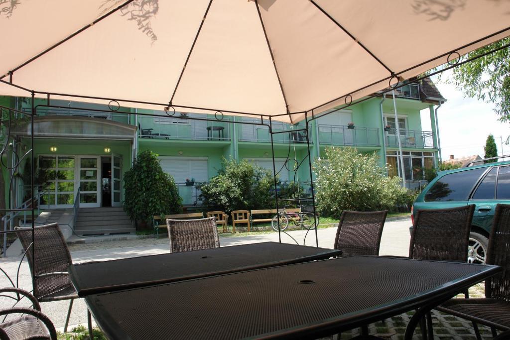 HoldLux Apartmanok Sárvár Dış mekan fotoğraf